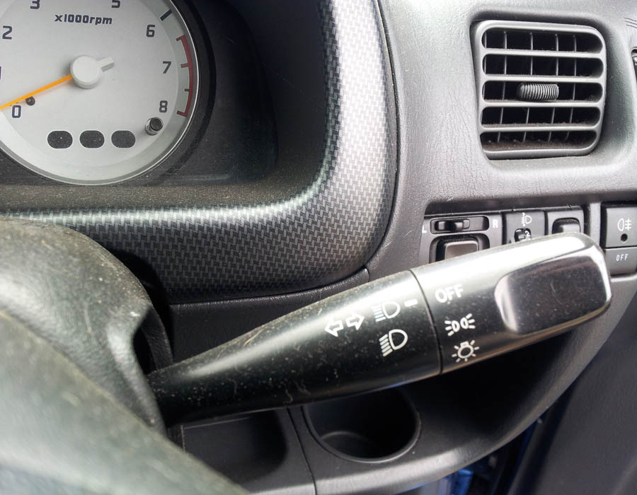 Suzuki Ignis Sport headlight-and-indicator-stalk